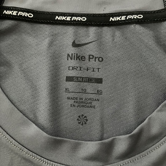 Men's Nike Pro Dri-FIT Slim Fit Tee Men's Training Size XL Charcoal Grey NEW - Picture 5 of 14